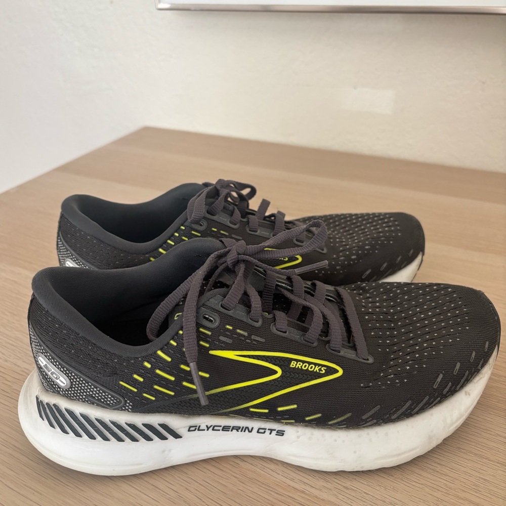 Brooks Glycerin GTS 20 Woman’s size 8 Gray and Neon Yellow Running Sneakers